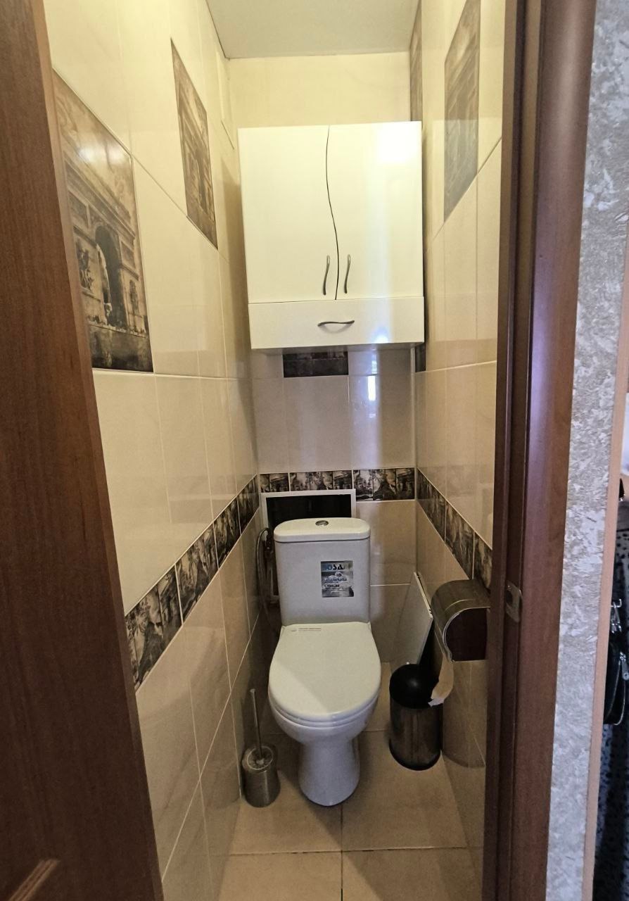 🏡 Продам 3-комнатную квартиру с автономным отоплением на кв. 50 лет Октября Ищете тёплую и уютную квартиру с готовым ремонтом? Отличный вариант для комфортной жизни! 📍 Кв. 50 лет Октября, 5 этаж из 5 📐 Общая площадь — 53 м² 🔥 Автономное отопление 🪟 Окна и балкон — металлопластиковые, балкон застеклён 🛋 Космет...